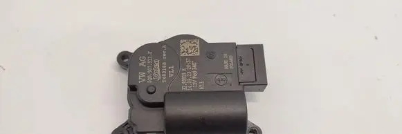Volkswagen Tiguan A/C air flow flap actuator/motor 2Q0907511F
