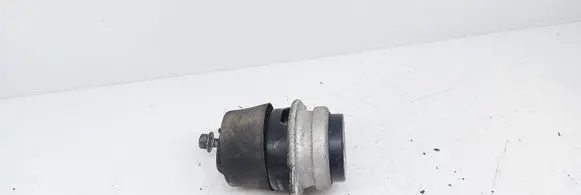 Volkswagen Touareg I Engine mount bracket 7L6199131