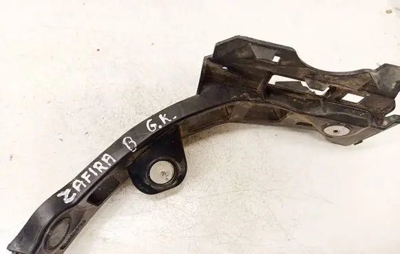 Opel Zafira B Rear bumper mounting bracket 13125043