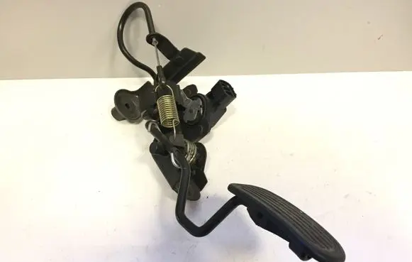 Toyota RAV 4 (XA20) Accelerator throttle pedal 7801042010C 51250109