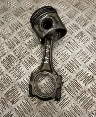 Toyota Avensis T250 Piston with connecting rod 