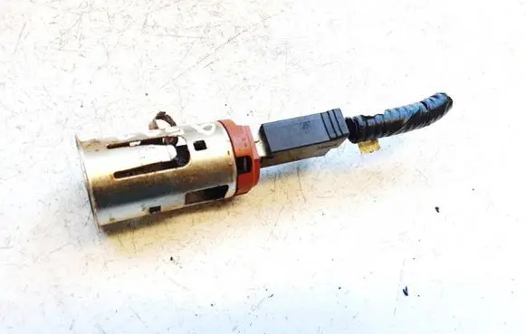 Toyota Avensis T270 Cigarette lighter 