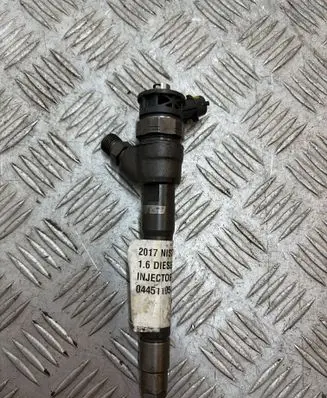 Nissan Qashqai Fuel injector 0445110546