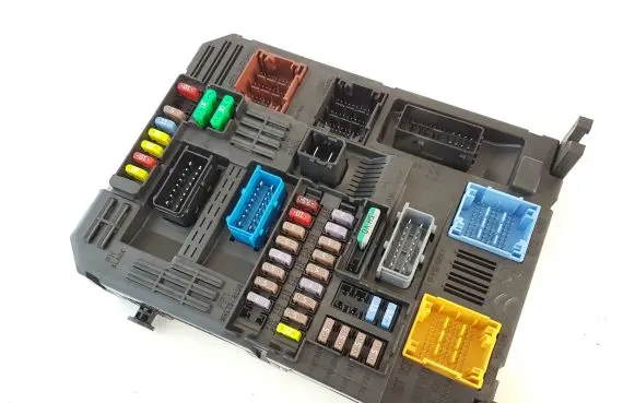 Citroen C5 Aircross Fuse module 9832881380 28719742 2882044270