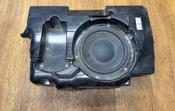 Porsche Macan (95B) Subwoofer speaker 95B035481B 30092020 7422160010