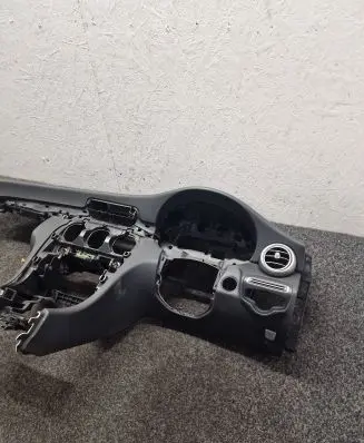 Mercedes-Benz C W205 Dashboard