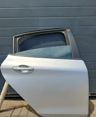 Peugeot 208 I Rear door