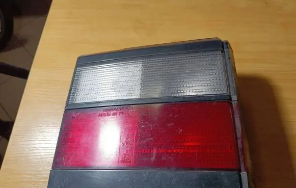 Volkswagen PASSAT B3 Tailgate rear/tail lights 333945107