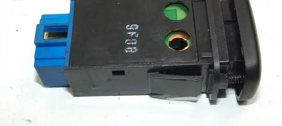 KIA Clarus Windscreen/window heater switch 