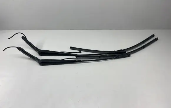 Mercedes-Benz Sprinter W906 Front wiper blade arm