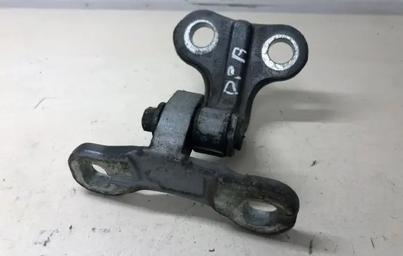 Volvo V50 Front door lower hinge 30784890