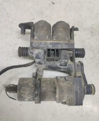 BMW 5 E39 Coolant heater control valve 8372004