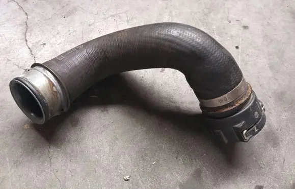 Mercedes-Benz GL X166 Engine coolant pipe/hose A1665000975
