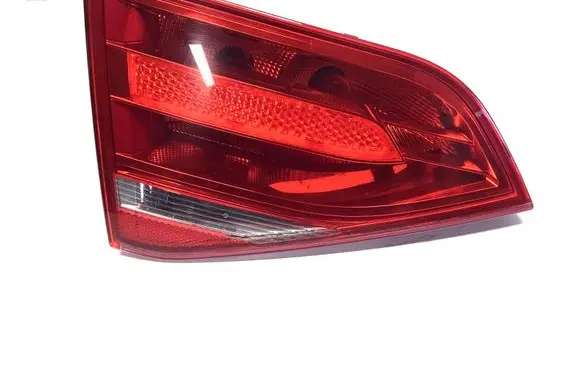 Tailgate rear/tail lights