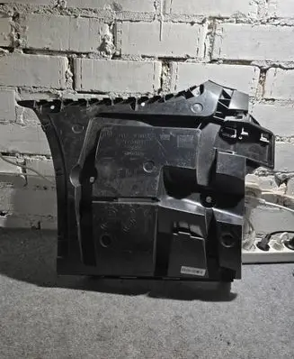 BMW 5 G30 G31 Rear bumper mounting bracket 21754011 8066751