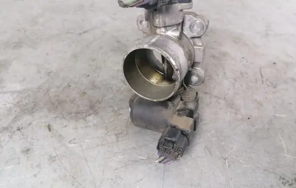 Toyota RAV 4 (XA30) Throttle valve 260107E25