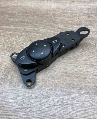 Mercedes-Benz E W211 Wing mirror switch 2118202110 03211000