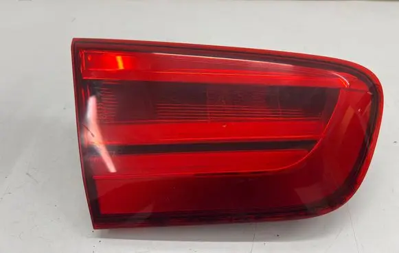 Tailgate rear/tail lights