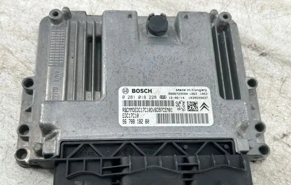 Peugeot 308 Engine control unit/module 0281018228 9678818280 9666729580