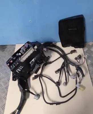 Toyota Verso Fuse box set 826620F120 821110FG40ET