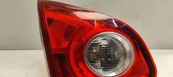 Tailgate rear/tail lights