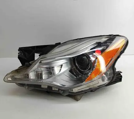 Maserati Quattroporte Headlight/headlamp 670104201