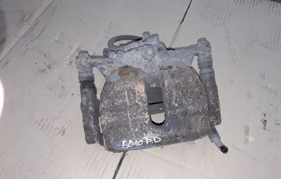 Volkswagen Golf VII Front brake caliper 379