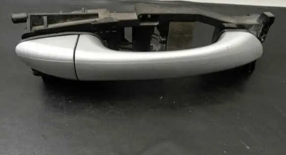 Mercedes-Benz E W211 Front door exterior handle A2117600870 A2037600134