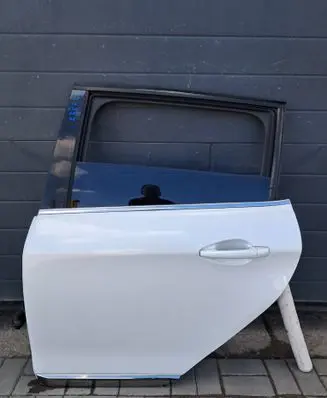 Peugeot 2008 I Rear door