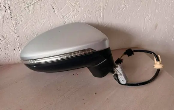 Volkswagen Touran III Front door electric wing mirror E90411208 A064480