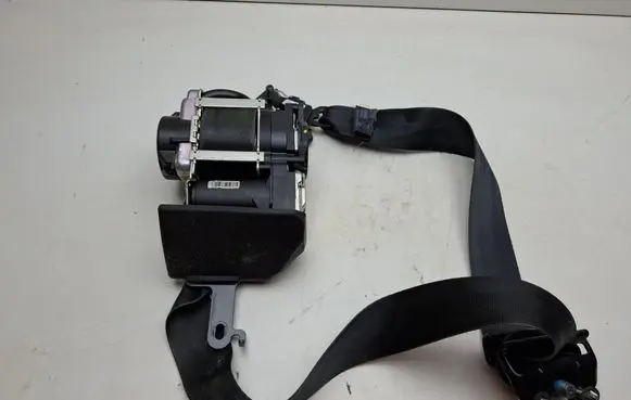 Volvo V60 Front seatbelt 31462744 640115300 645704200A