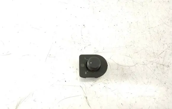 Wing mirror switch