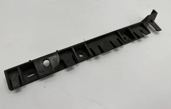 BMW 1 E82 E88 Fender mounting bracket