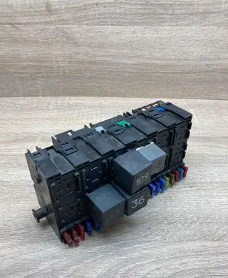 Volkswagen Transporter - Caravelle T4 Fuse module 357937039