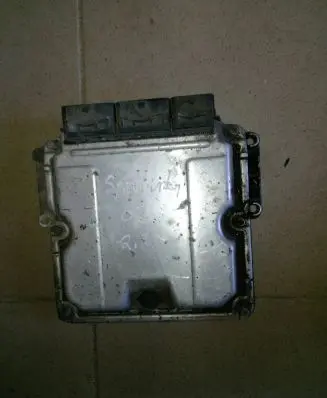 Renault Laguna II Engine control unit/module 0281010637