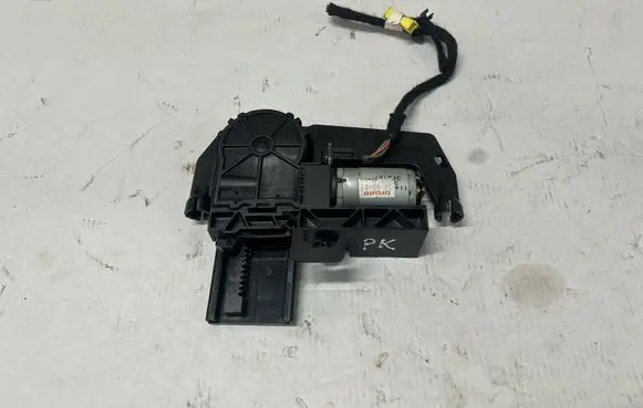 Mercedes-Benz ML W164 Seat adjustment motor 0009700026