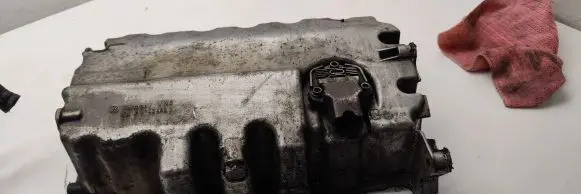 Volkswagen PASSAT B6 Oil sump 03G103603