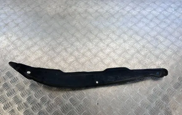 Maserati Ghibli Fender end trim 670001705