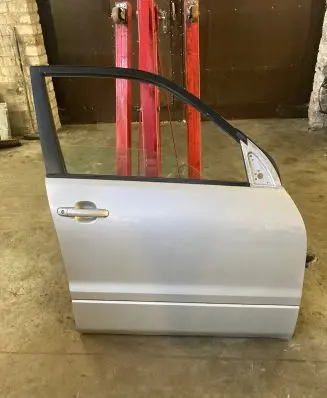 Suzuki Grand Vitara II Front door