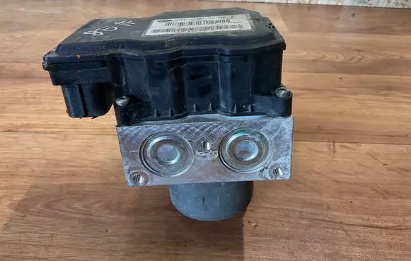 Ford Mondeo MK IV ABS Pump CG912C405CC 54085966D 17393902