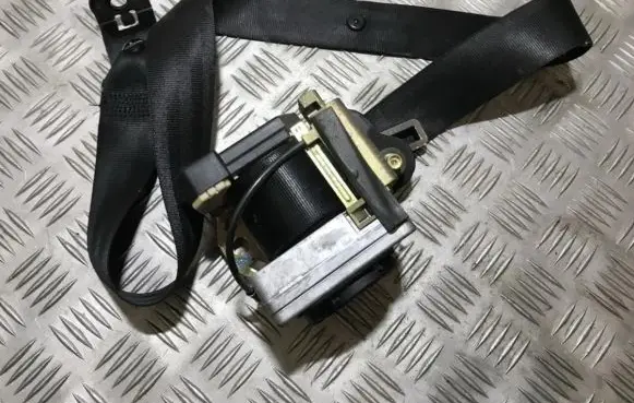 Skoda Octavia Mk1 (1U) Front seatbelt 1u4857702a 080998
