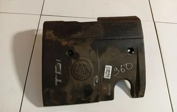Volkswagen PASSAT B5 Engine cover (trim) 028103935