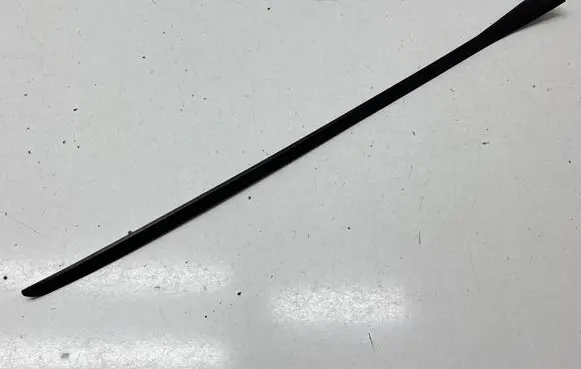 Volkswagen Jetta VII Windshield trim 17A854328