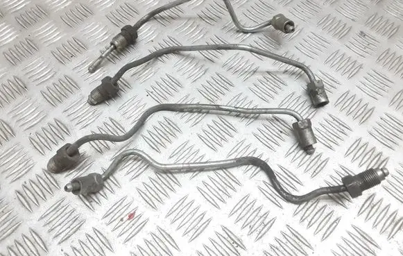 Toyota Previa (XR30, XR40) II Fuel injector supply line/pipe 