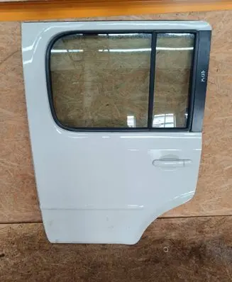 Nissan Cube Z11 Rear door