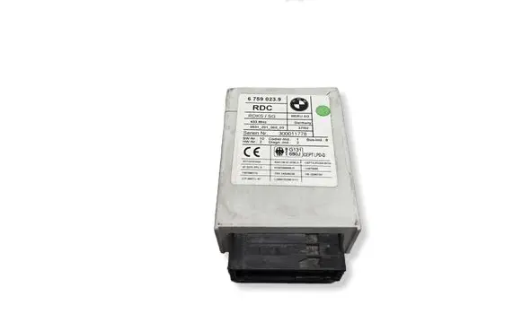 BMW 5 E39 Tire pressure control unit 6759023 300011778 05312010023