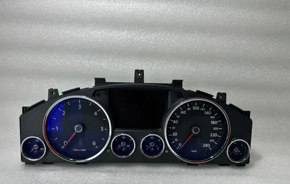 Volkswagen Touareg I Speedometer (instrument cluster) 7L6920890C