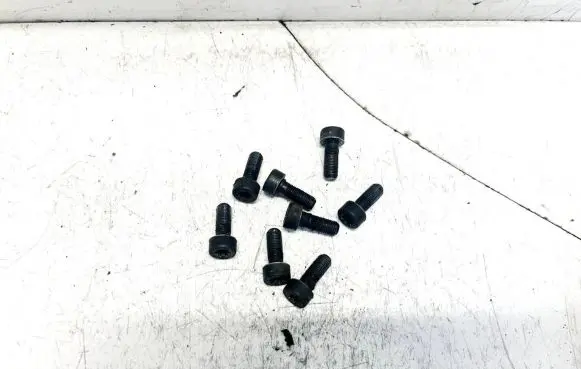 Volvo V50 Nuts/bolts 