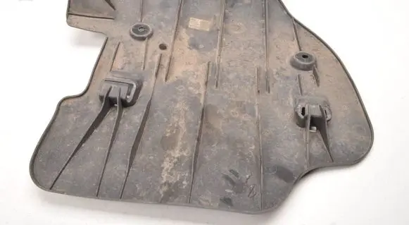BMW 5 G60 G61 Front underbody cover/under tray 8835389
