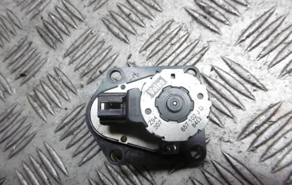 Peugeot 607 A/C air flow flap actuator/motor 657102JD